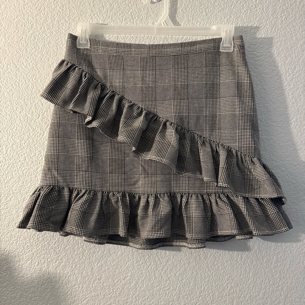 Gray Ruffled Skirt XL